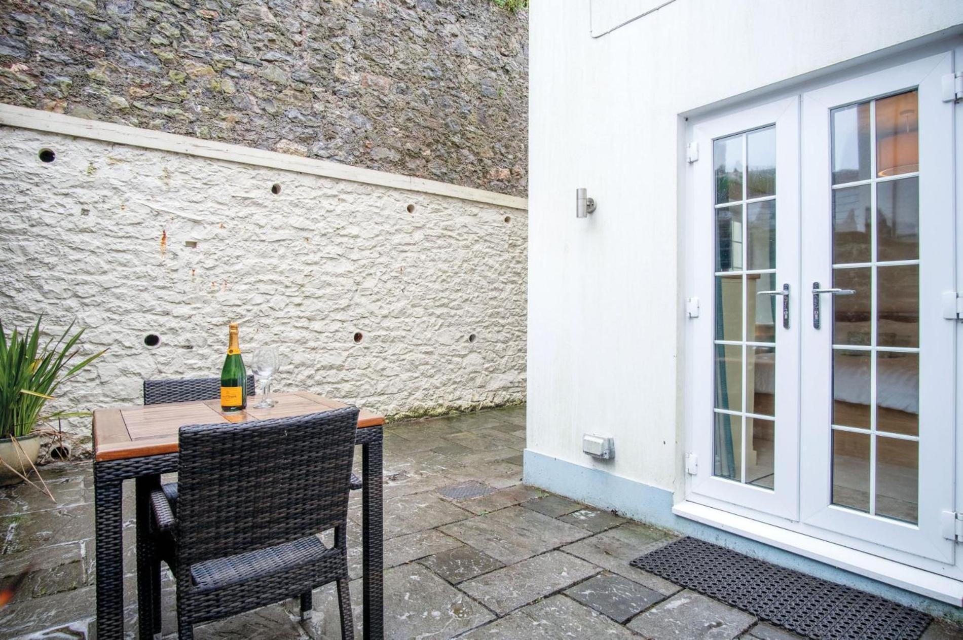 Park Place - 2 Bedroom Apartment - Tenby Exterior foto